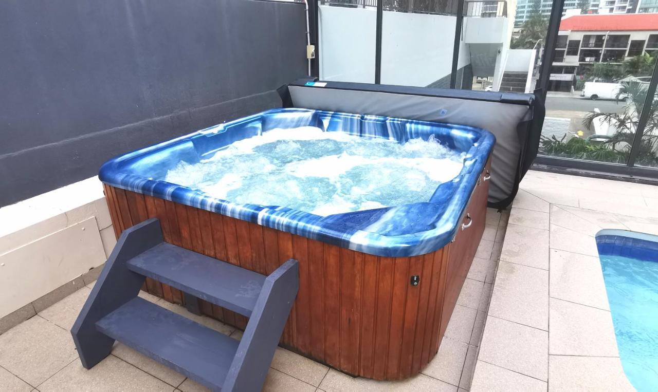 Beachside Apartment In The Heart Of Surfers Paradise - Free Parking Gold Coast Ngoại thất bức ảnh