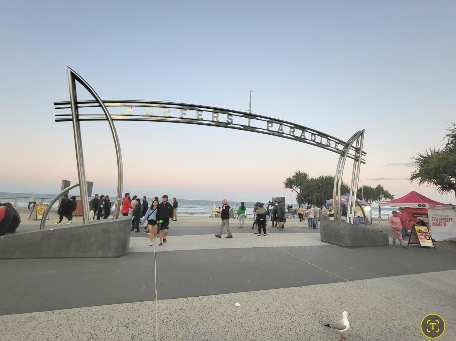 Beachside Apartment In The Heart Of Surfers Paradise - Free Parking Gold Coast Ngoại thất bức ảnh